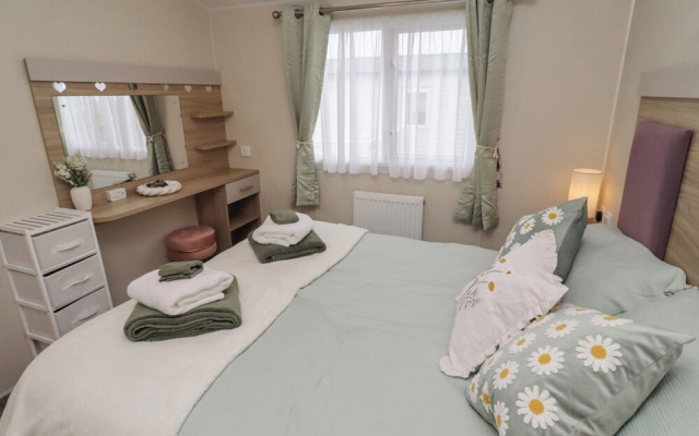 Homeslea 33 Millennium Gardens