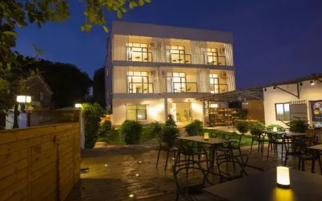 Weizhou Island 37.2℃ Homestay (Shell Beach Branch)