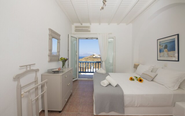 Serene Villa by Stylish Stays