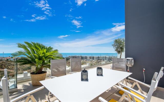 Yara In Fuengirola With 3 Bedrooms And 2 Bathrooms