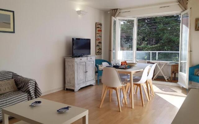 Grand appartement traversant 3 ch hyper-centre+Parking privé.