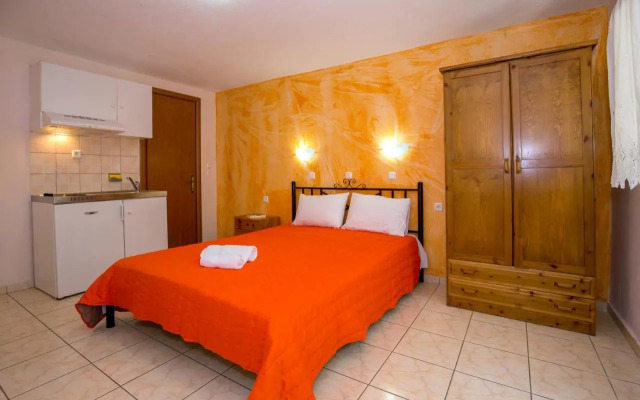 Famelia Studios Lampiris