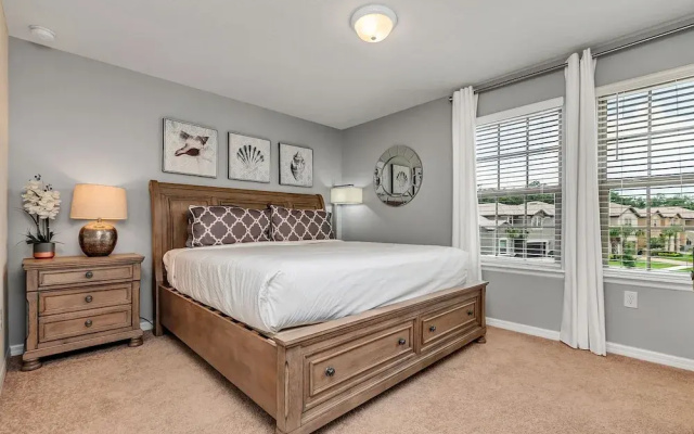 Villa W/ Pool, Movie Theater & Game Roomsleeps 20