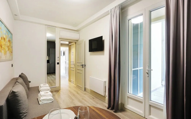 Modern Apartment & Terrace - 2br/6p - Near Nation