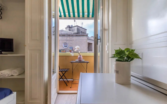 JOIVY Lovely Studio For 2 W/Balcony Near Duomo