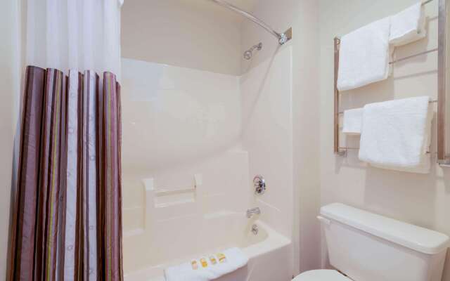 La Quinta Inn & Suites by Wyndham Cleveland Macedonia