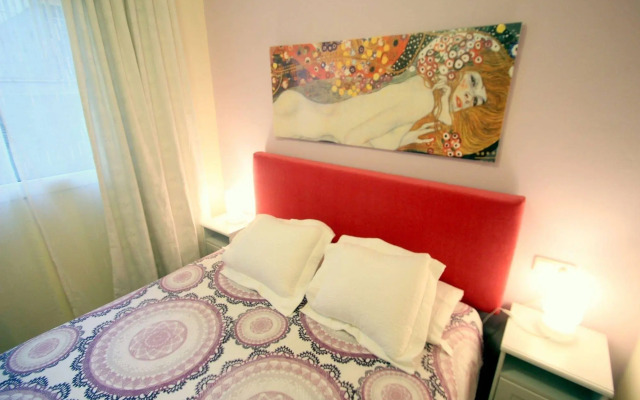 Stopbarcelona Universidad Apartments