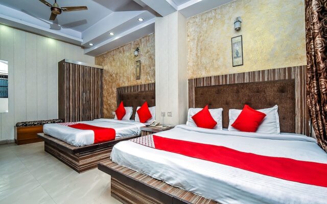 OYO 16933 Hotel Sunrize