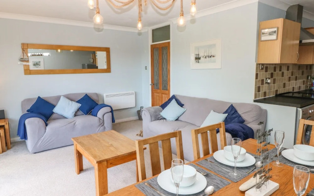 6 Coedrath Park - Swn y Mor