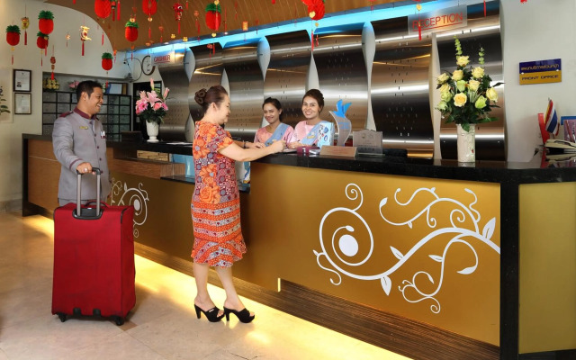 Golden Crown Grand Hotel