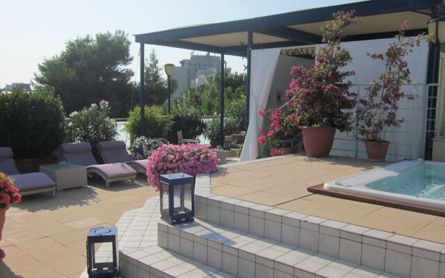 Luxurious Residential Holiday Home in Pedestrial Zone, Italy
