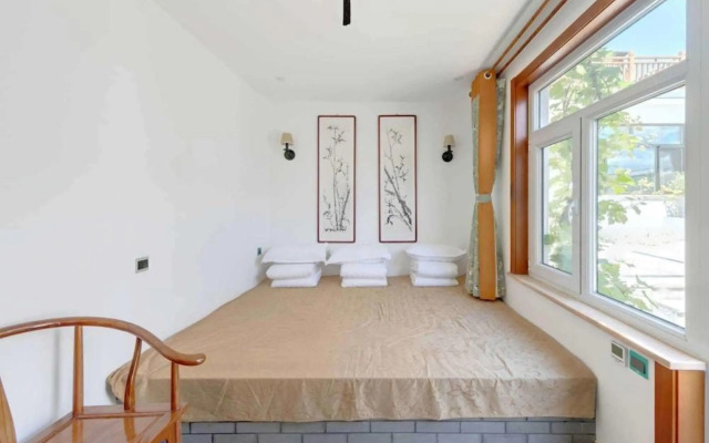 GuBei Water Town Revolution Hotel
