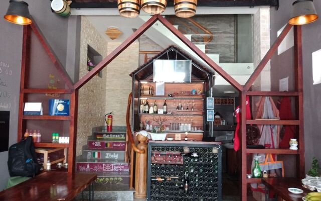 Europe Town Hostel & Bar - Adults Only