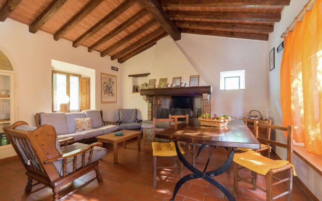 Quaint Holiday Home in San Marcello Pistoiese with Pool