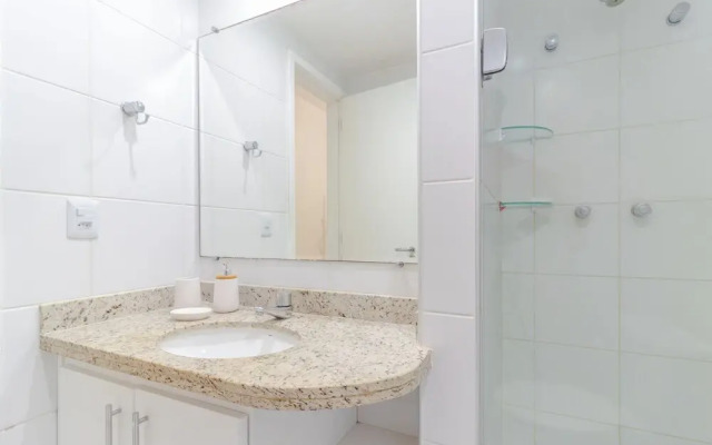 RV05 Excelente Quarto e Sala Pé na Areia