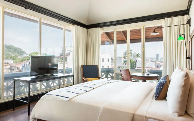 American Trade Hotel