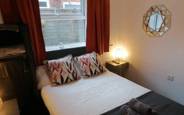 Pleasure Beach Apartment With Garden
