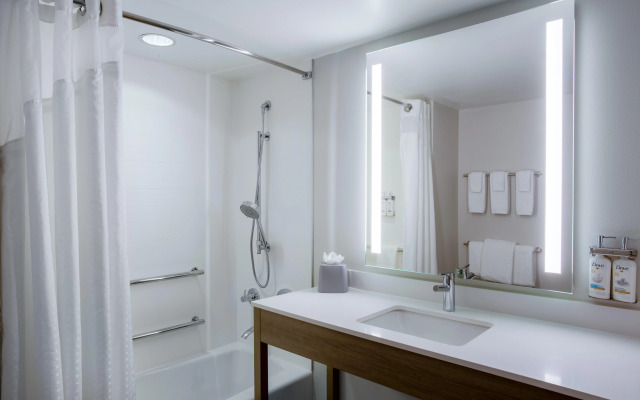 Holiday Inn Express & Suites Bradenton East-Lakewood Ranch by IHG