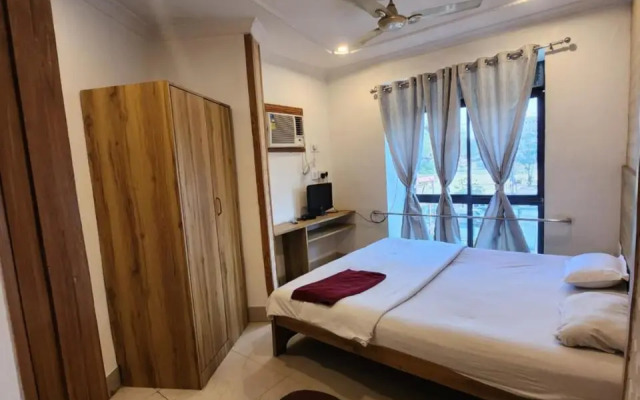 OYO 27950 Hotel Priyanka International