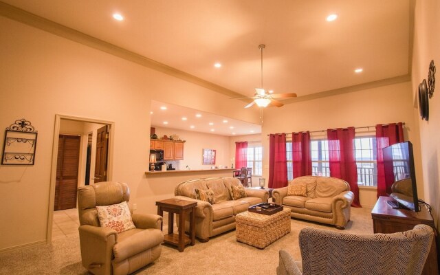 Kyler's Kondo 5 Bedroom Villa