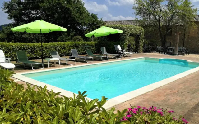 Casale Montemoro With Pool