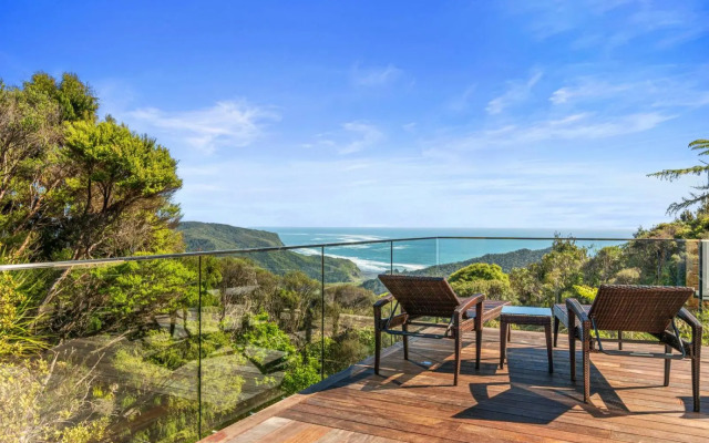 Piha - City Escape, Piha Holiday Home