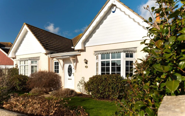 Super 5 Bedroom Family Friendly Retreat Rustington