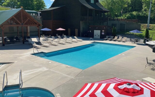 Cabin w/ Hot Tub & Game Room in the Smokys!