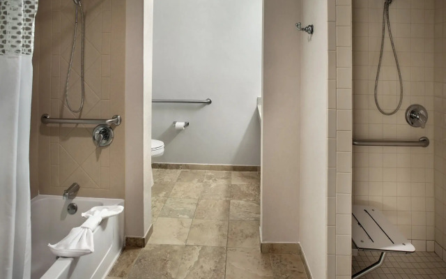 Hampton Inn & Suites Milwaukee Downtown