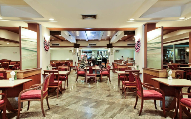 Charoen Hotel