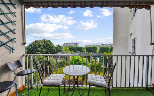 Chic apart with parking and balcony