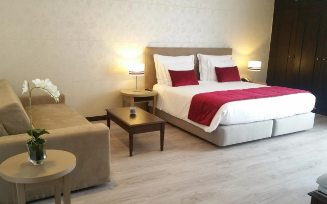 Santa Cruz Village Hotel