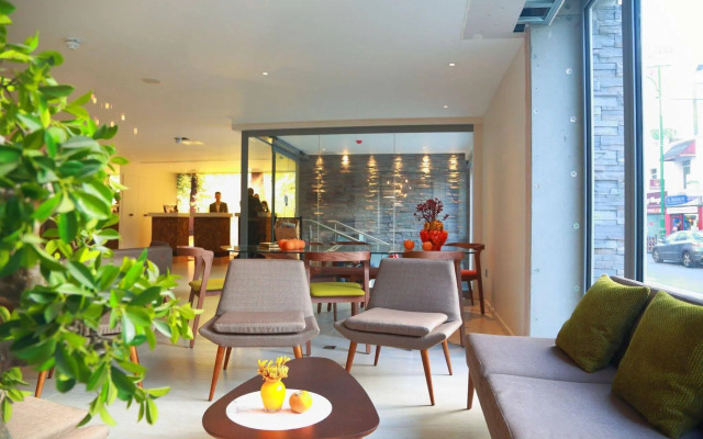 Hampton by Hilton London City