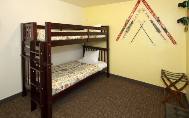 Holiday Haus Motel