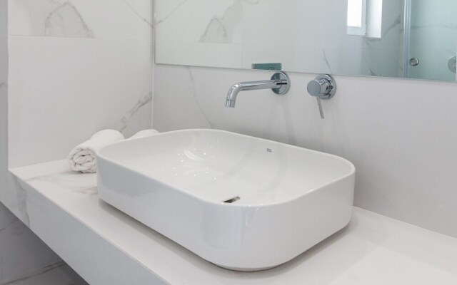 Stylish New Paradise for 2 in Marousi