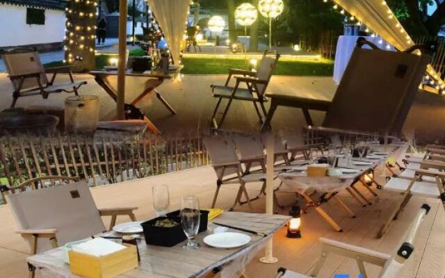 Sanjiangyue Holiday Hotel