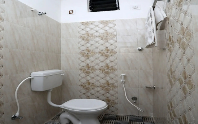 OYO 16821 Hotel Senapati Palace