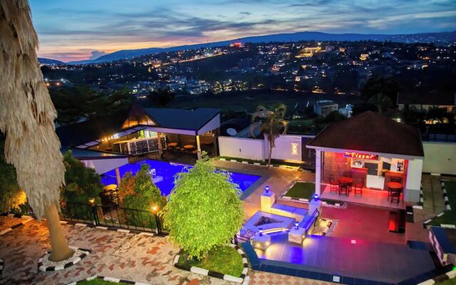Netluna Villa Hotel & Tours