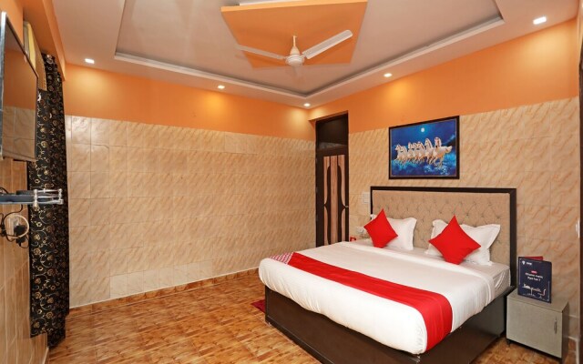 Qlark Rooms & Lawn By OYO Rooms
