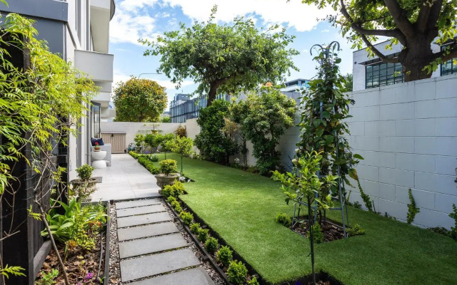Riverside 1-Bed Apt - in the heart of the city