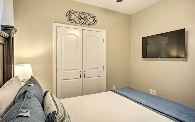 4 Mi to Silver Dollar City: Chic Branson Retreat!