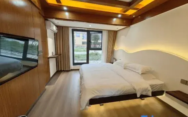 Shandingding Homestay (Zhaotong Dashanbao Scenic Area)