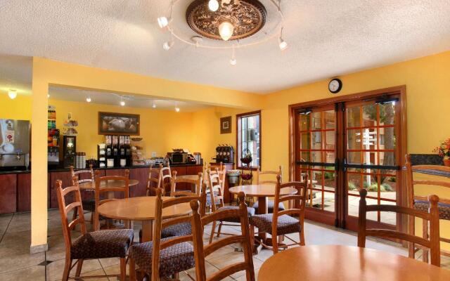 Howard Johnson by Wyndham Portland Airport