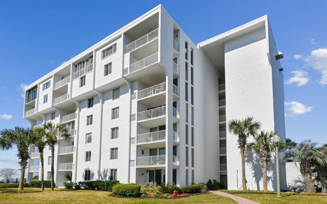 Dolphin Point 103b 2 Bedroom Condo by RedAwning