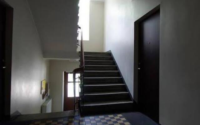 Komeedi Apartment