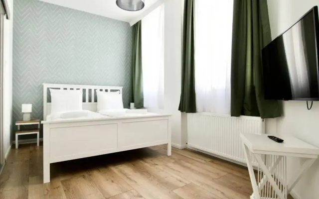 Premium Apartment by Hi5-Vaci str. 3 bedroom (220)