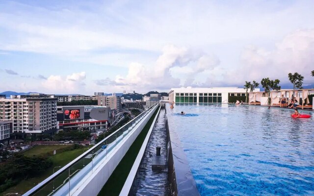 YOOM Families Luxury Infinity Pool 7 Pax