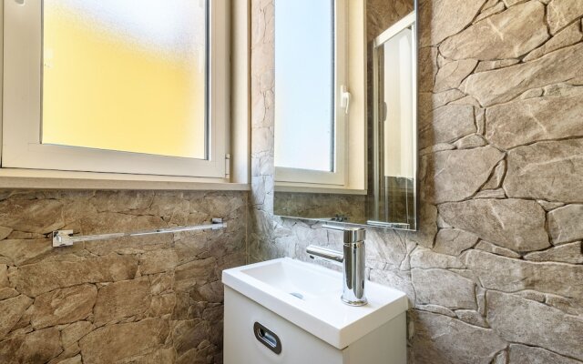 JOIVY Cosy 1-Bed Flat W/Seaview In Alfama