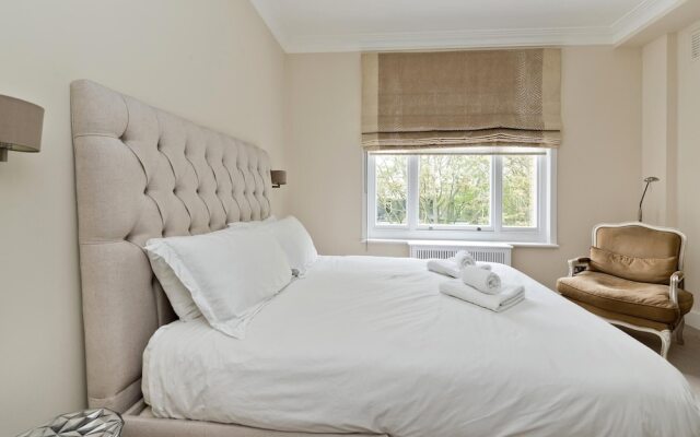 immaculate two bedroom apartment in chelsea by underthedoormat