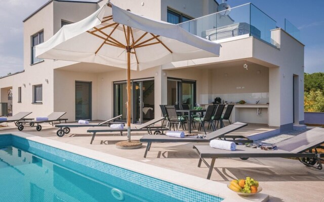 Awesome Home in Krnica with Hot Tub, WiFi & 3 Bedrooms